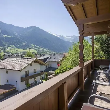 Gaestehaus Alpina 아파트