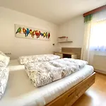 Gaestehaus Alpina Apartamento Hippach